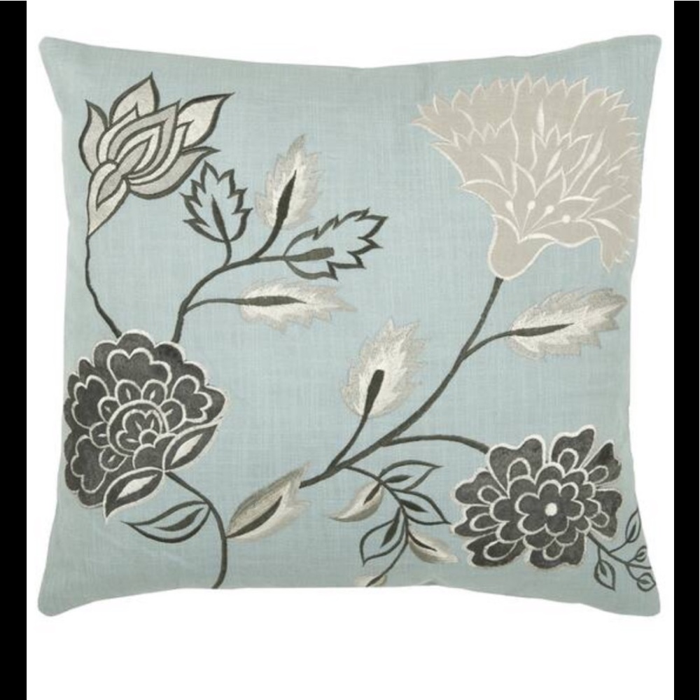 Rizzy throw pillows 2 pcs